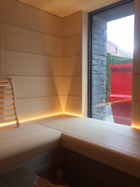Wellness thuis sauna met uitzicht